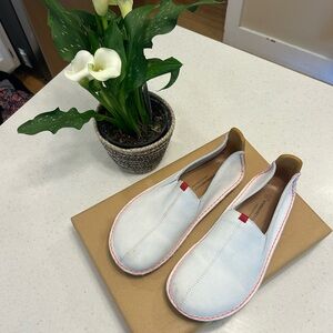 Vivobarefoot Ababa II leather slip on shoe